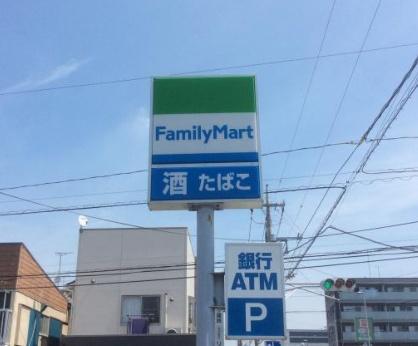 メイツ草加(ファミリーマート草加旭町二丁目店)