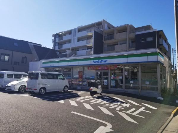 ライオンズガーデン竹の塚(ファミリーマート西新井三丁目店)
