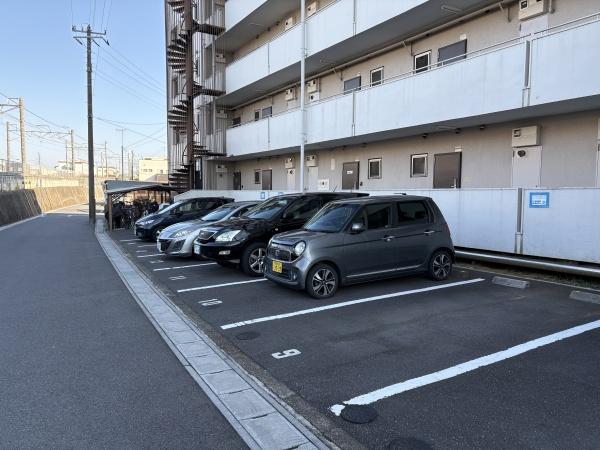 松戸小根本コンド(駐車場)