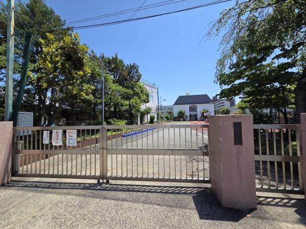 足立区梅島１丁目作業所（倉庫）付住宅(足立区立弥生小学校)