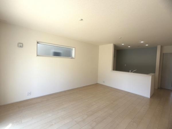 美濃加茂市本郷町第9 3号棟(リビング)