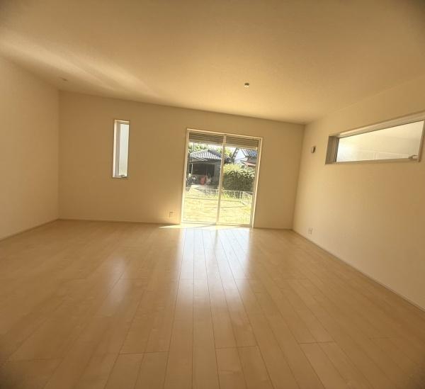 美濃加茂市本郷町第9 3号棟(リビング)