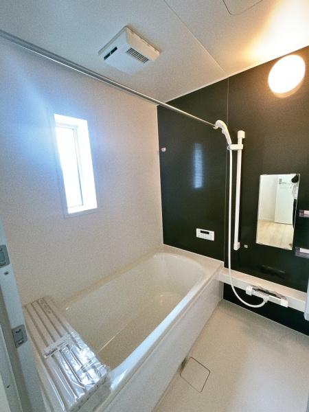 美濃加茂市中富町１丁目の新築一戸建
