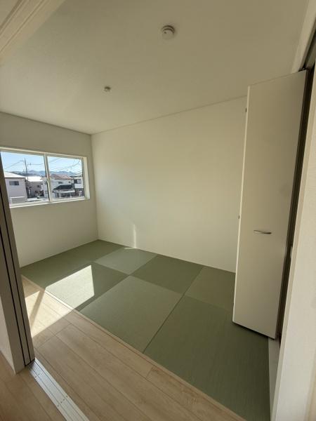 美濃加茂市加茂野町稲辺第2　2号棟