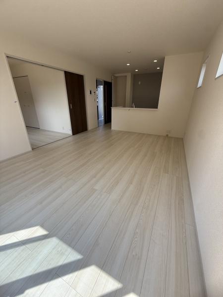 美濃加茂市西町8丁目　2号棟