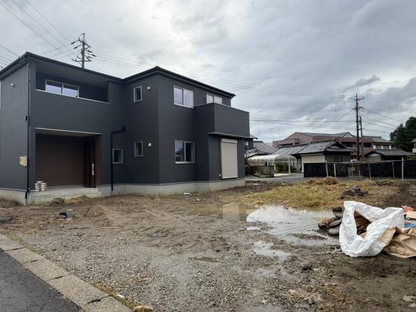 美濃加茂市深田町2丁目　1号棟