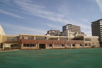 富士見市鶴瀬西3丁目の土地(富士見市立つるせ台小学校)