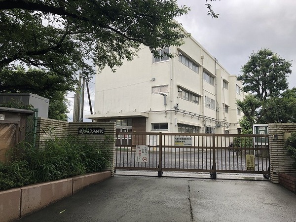横浜市戸塚区汲沢5丁目の中古一戸建て(横浜市立汲沢小学校)