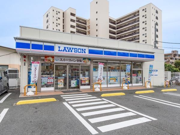 ライオンズマンション江田第5(ローソン青葉246店)