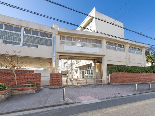 メゾン滝頭(横浜市立岡村中学校)