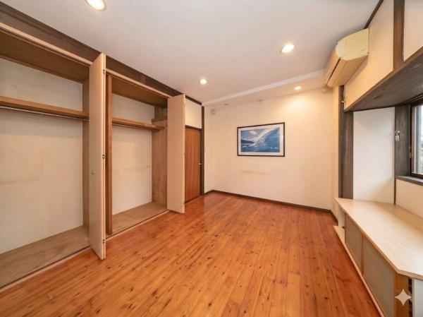 三浦郡葉山町一色の中古一戸建て
