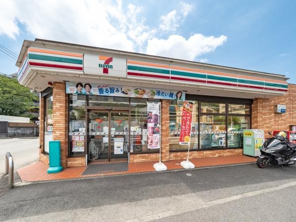ベルフラワー東戸塚(セブンイレブン横浜戸塚平戸店)