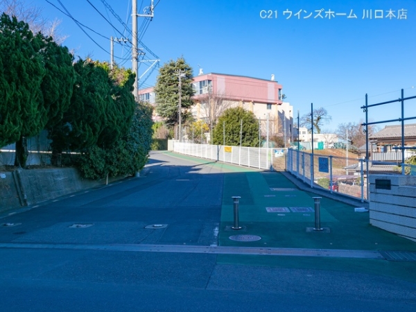 川口安行領根岸第42号棟(川口市立根岸小学校)