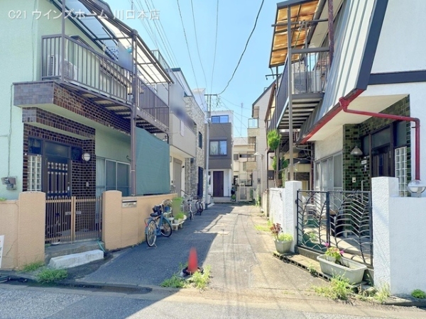 川口市芝中田