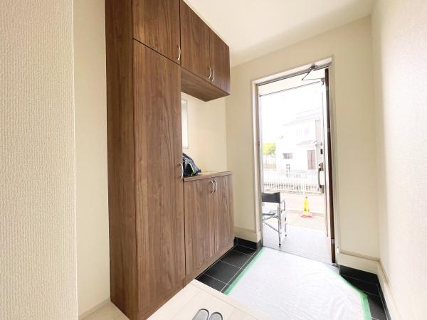 西区中野林 全1棟 1号棟(玄関)