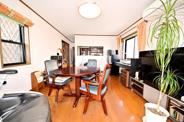 川口市朝日6丁目・土地31坪の2階建て
