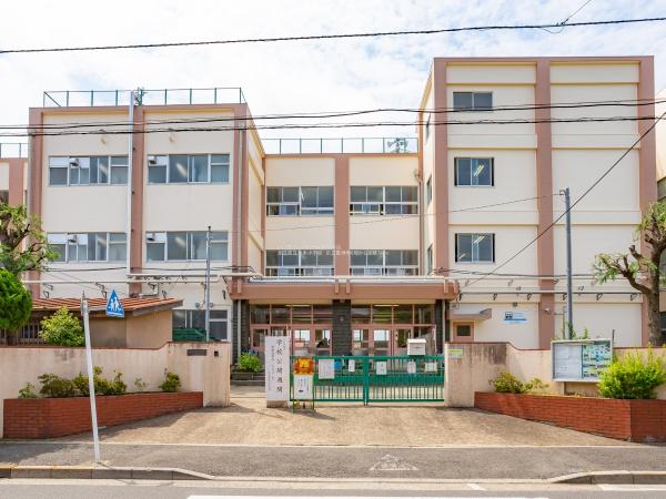 足立区神明３丁目の中古一戸建て(足立区立六木小学校)