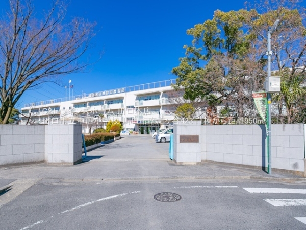 川口市南鳩ヶ谷4丁目の新築一戸建(川口市立中居小学校)