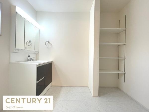 川口市本前川　全1棟