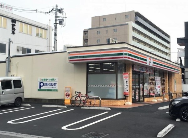 川口市飯原町　全4棟　1号棟(セブンイレブン川口原町店)