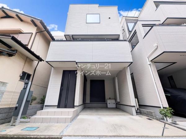 川口市朝日6丁目・ルーフバルコニー付き