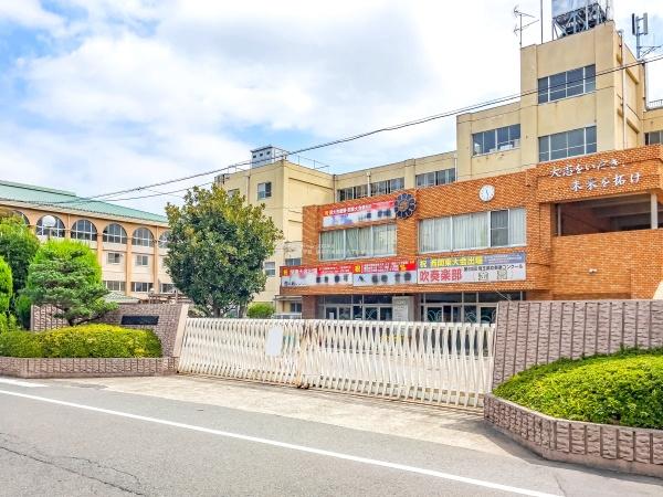 越谷市東越谷８丁目の中古一戸建て(越谷市立東中学校)