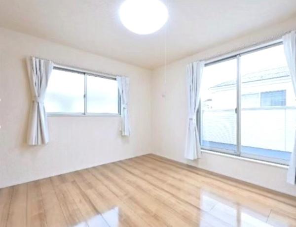 越谷市東越谷８丁目の中古一戸建て