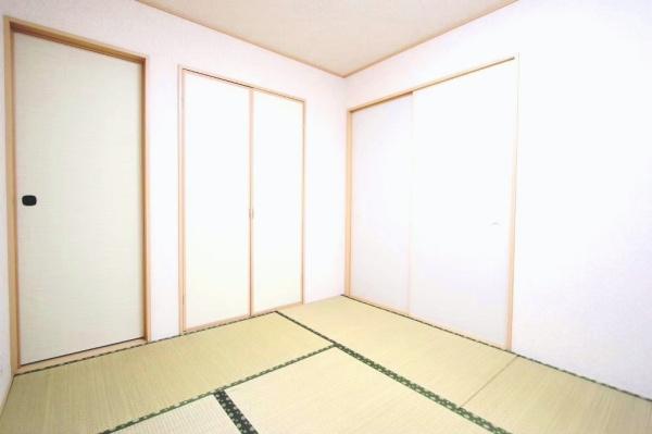 越谷市東越谷８丁目の中古一戸建て