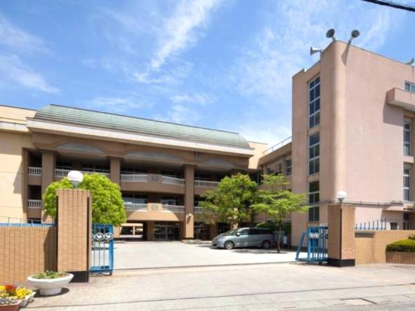Ｄ’グラフォート越谷タワー(越谷市立越ケ谷小学校)