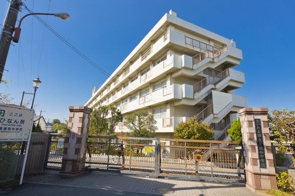 さいたま市緑区大間木２丁目の中古一戸建て(さいたま市立東浦和中学校)