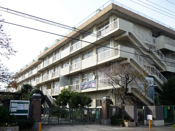 さいたま市南区松本４丁目の中古一戸建て(さいたま市立田島小学校)