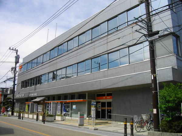 蕨市中央6042棟2号棟(蕨郵便局)