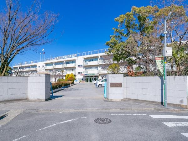 グランドメゾン八幡木(川口市立中居小学校)