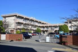吉川市中野の中古一戸建て(吉川市立南中学校)