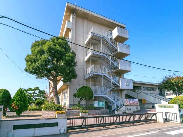 越谷市平方　全1棟(越谷市立平方中学校)