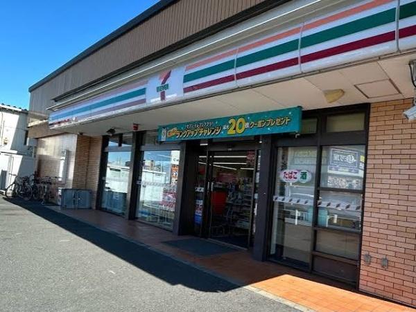 草加市西町628番　1－A号棟(セブンイレブン草加西町保健所通り店)