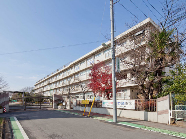 さいたま市桜区新開2丁目の新築一戸建(さいたま市立新開小学校)
