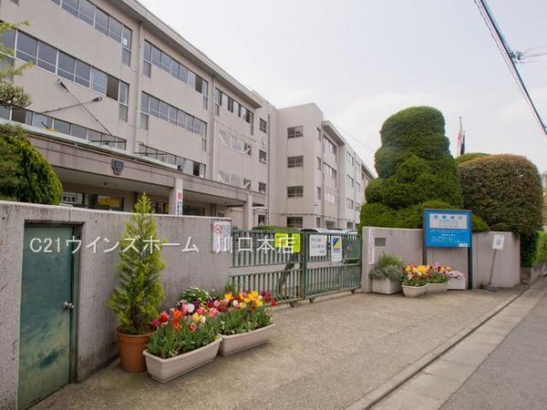 戸田市上戸田4丁目の中古一戸建て(戸田市立戸田中学校)