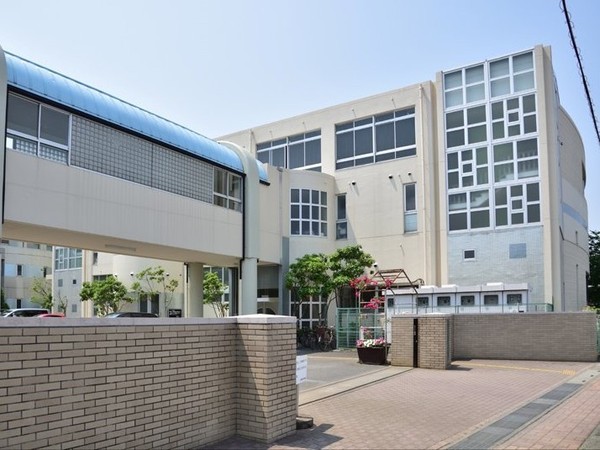 さいたま市中央区新中里1全10棟D号棟(さいたま市立与野南中学校)