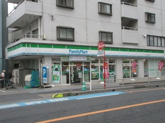 コスモノーブル武蔵浦和III(ファミリーマートさいたま白幡四丁目店)