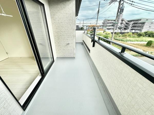 さいたま市見沼区東大宮3丁目の新築一戸建(バルコニー)