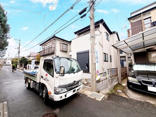 さいたま市見沼区大字蓮沼の新築一戸建(前面道路含む現地写真)