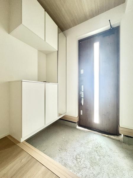 さいたま市浦和区瀬ヶ崎1丁目の新築一戸建(玄関)