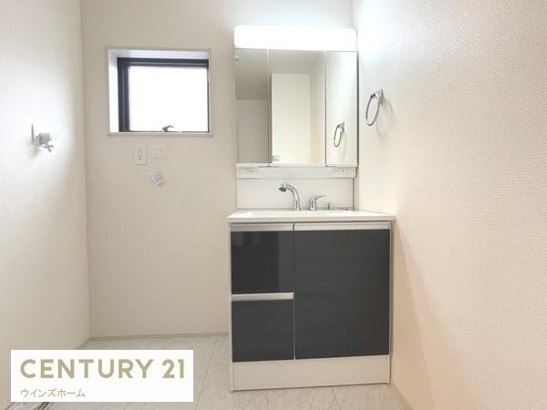 川口市本前川　全1棟