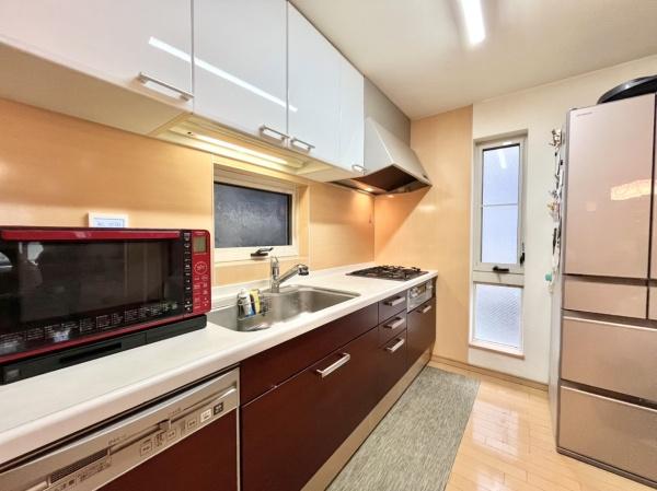 3駅×平坦立地　渋谷区西原の明るい住まい