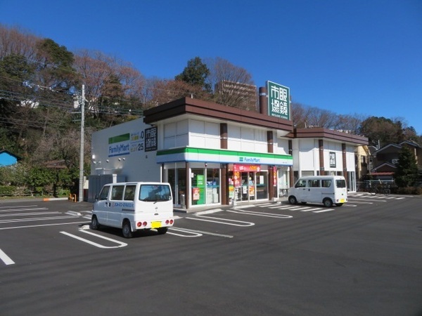リーブルガーデン青梅千ヶ瀬町第8全2棟2号棟(ファミリーマート青梅千ヶ瀬店)
