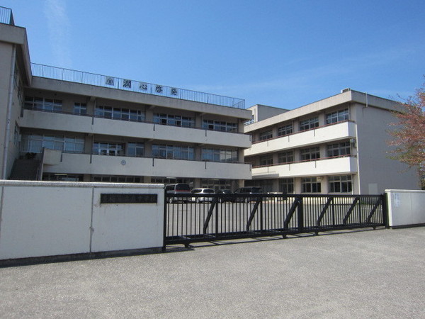 KIS青梅市新町5期全1棟(青梅市立泉中学校)