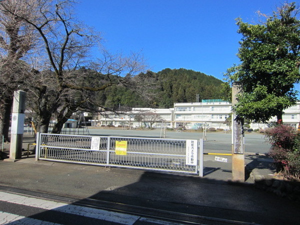 あきる野市五日市の土地(あきる野市立五日市小学校)
