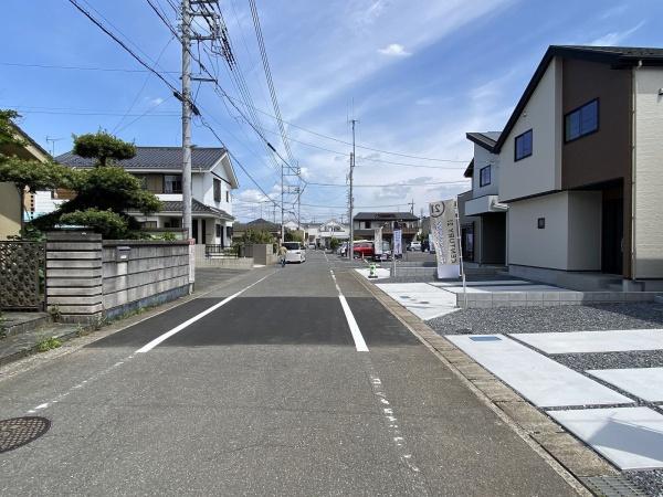 KIS青梅市新町6期全3棟1号棟(前面道路含む現地写真)
