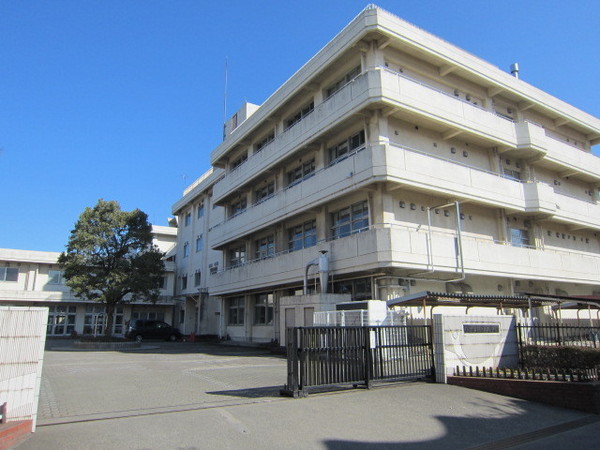 &RESORTHOUSE福生全1棟(羽村市立羽村第三中学校)